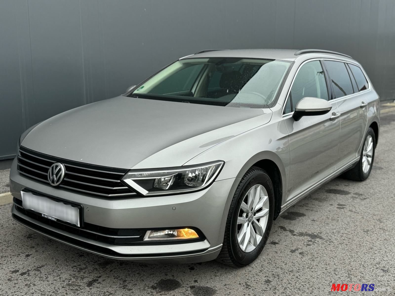 2016' Volkswagen Passat Variant photo #1