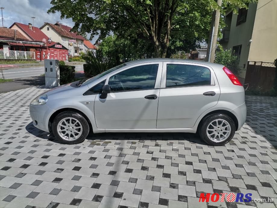 2011' Fiat Grande Punto 1,2 8V photo #6