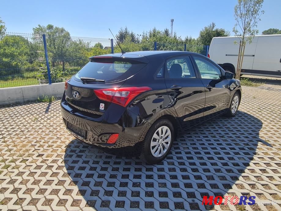 2017' Hyundai i30 photo #4