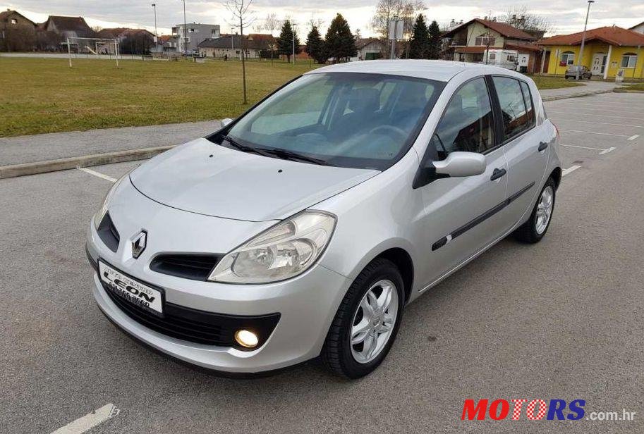 2006' Renault Clio 1,5 Dci photo #1