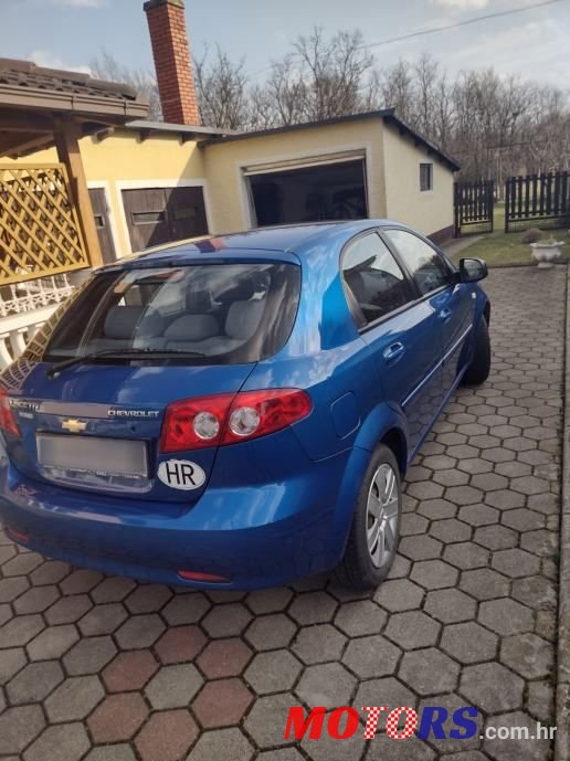 2010' Chevrolet Lacetti photo #3