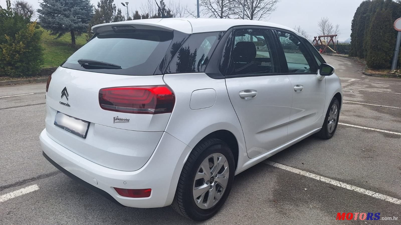 2017' Citroen C4 Picasso 1.2 photo #4