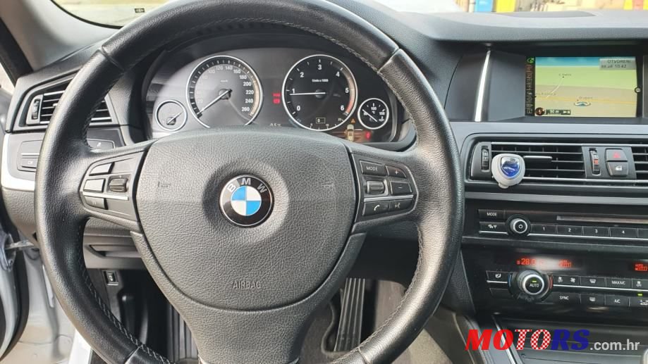 2014' BMW Serija 5 518D photo #5