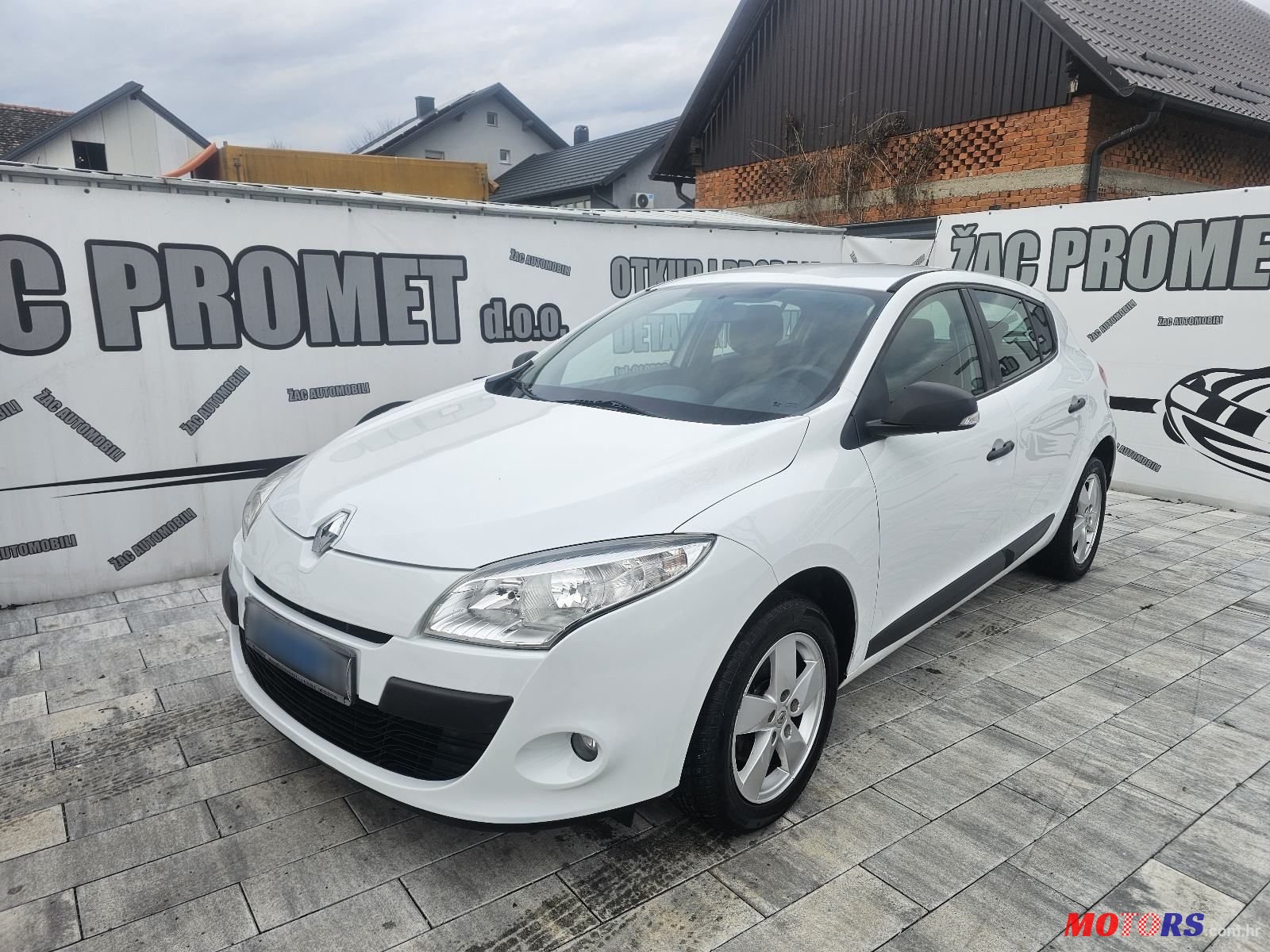 2011' Renault Megane 1.6 photo #1