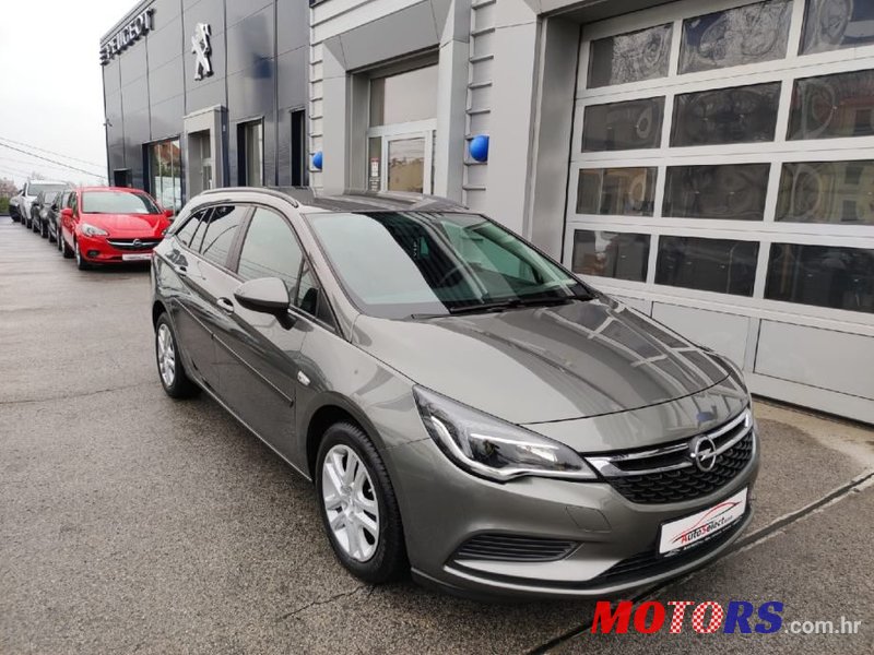 2016' Opel Astra Karavan photo #2