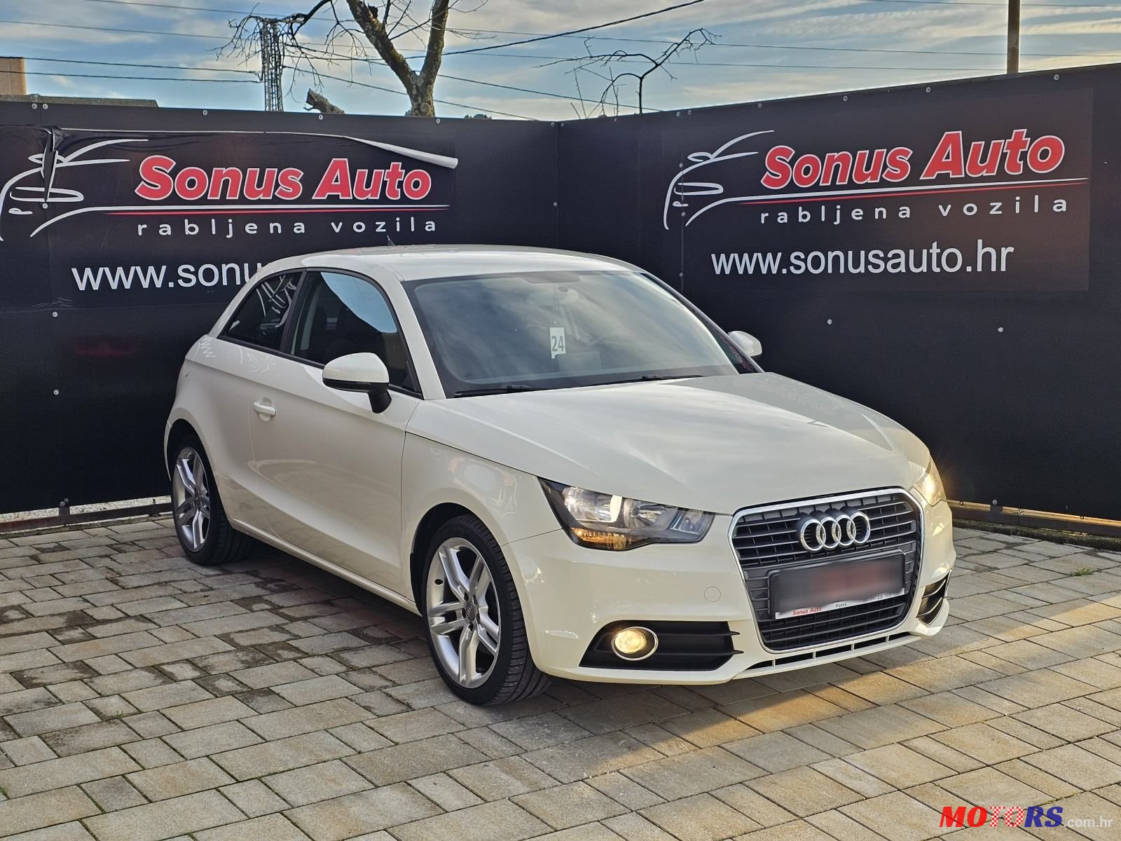 2010' Audi A1 1,6 Tdi photo #3