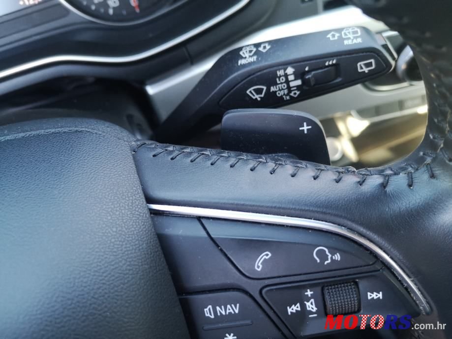 2017' Audi A4 Avant photo #6
