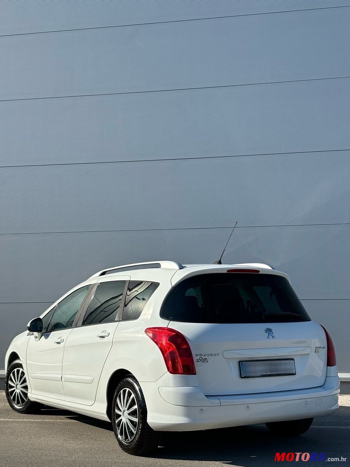2013' Peugeot 308 Sw photo #2