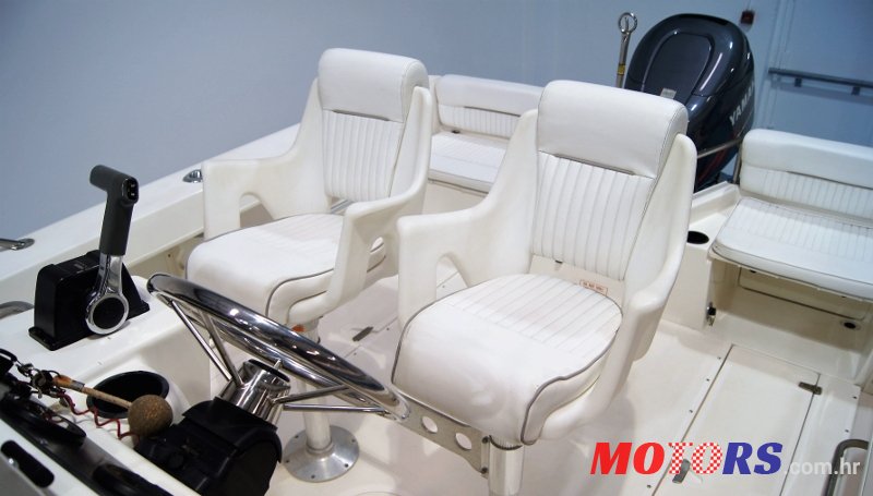 2001' Boston Whaler Outrage 21 photo #2