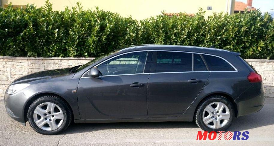 2011' Opel Insignia 2,0 Cdti photo #1