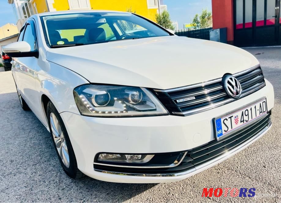 2012' Volkswagen Passat photo #1