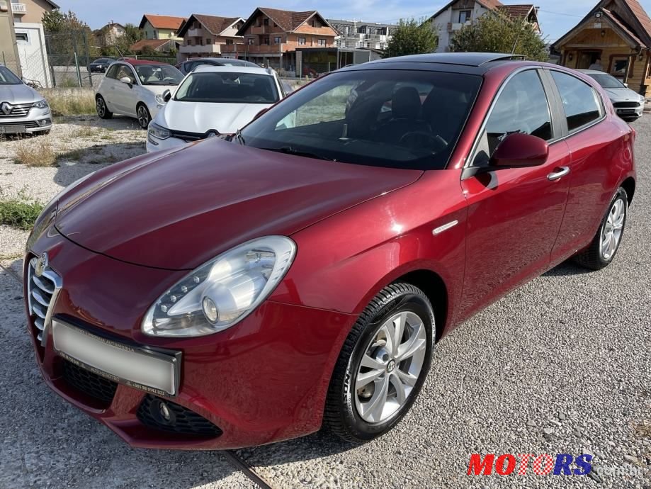 2011' Alfa Romeo Giulietta 2,0 photo #3