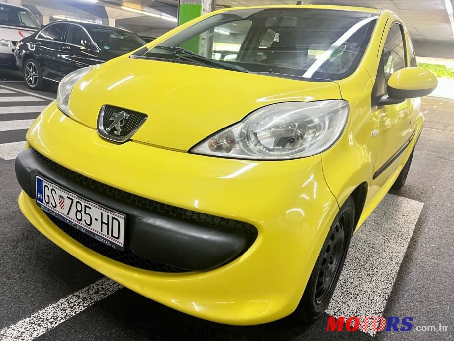 2008' Peugeot 107 1,0 Trendy photo #3
