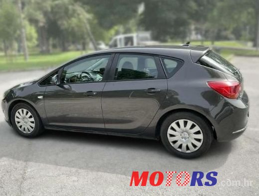 2013' Opel Astra 1,7 Cdti Classic photo #3