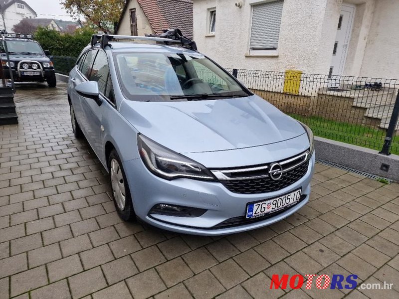 2018' Opel Astra Karavan photo #2