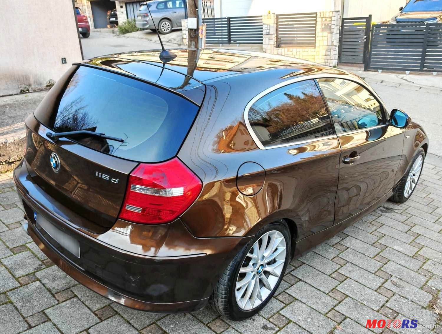 2010' BMW Serija 1 116D photo #6