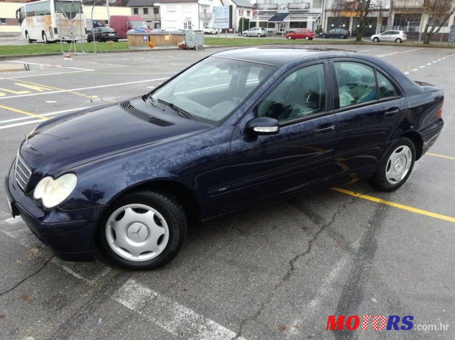 2002' Mercedes-Benz C-Class 200 Classic photo #2