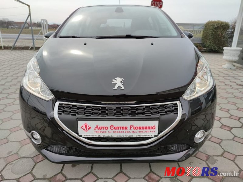 2015' Peugeot 208 photo #2