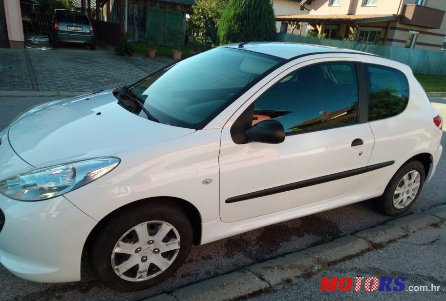 2011' Peugeot 206 1,4 photo #1