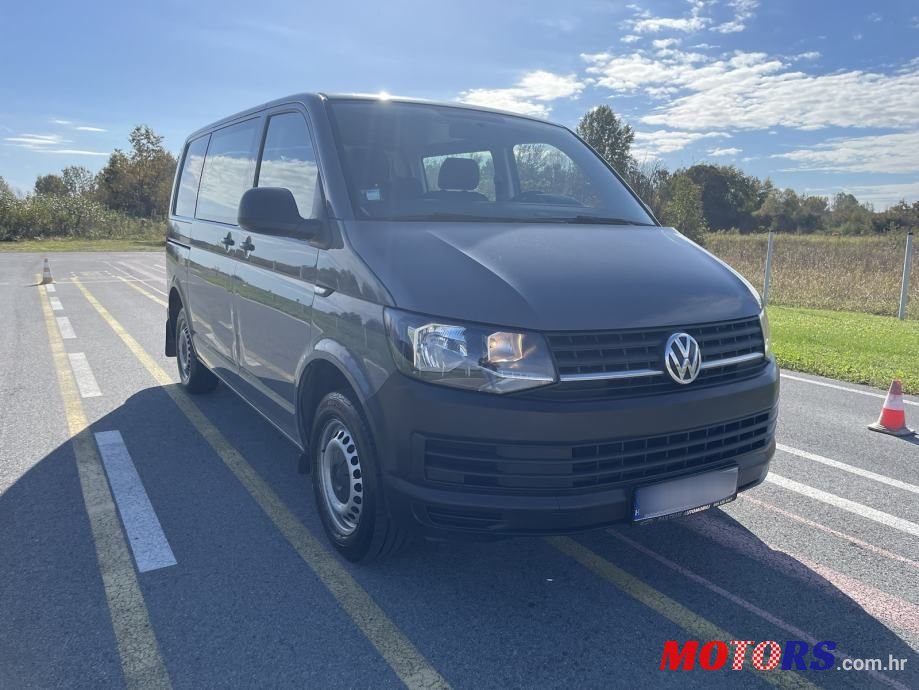 2016' Volkswagen Transporter photo #1