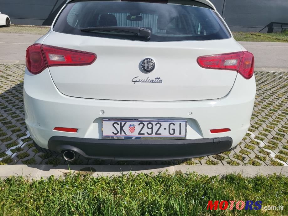 2010' Alfa Romeo Giulietta 1,6 photo #3