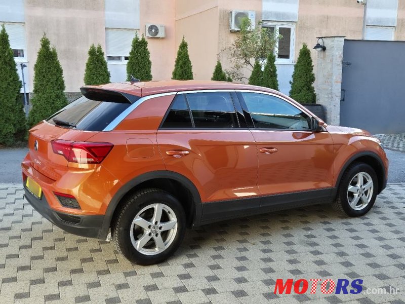 2020' Volkswagen T-Roc 1.6 Tdi photo #5