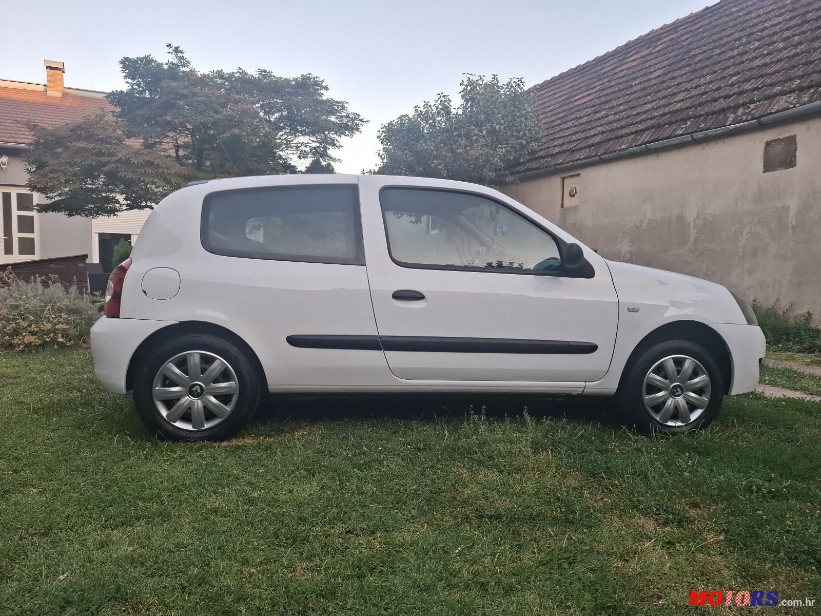 2008' Renault Clio 1,2 photo #3