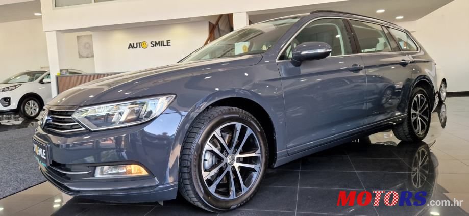 2017' Volkswagen Passat Variant photo #1