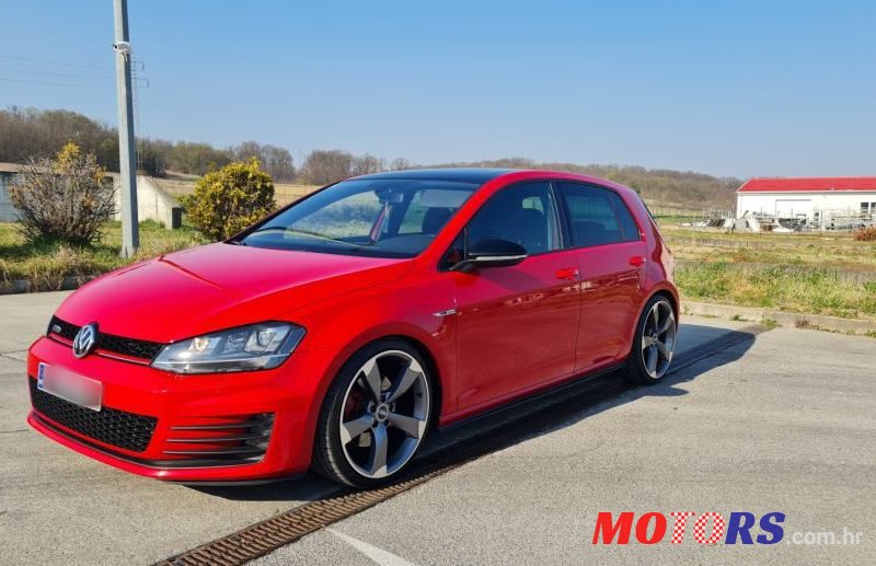 2014' Volkswagen Golf 7 2.0Gtd photo #1