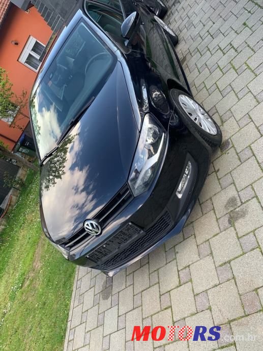 2011' Volkswagen Polo photo #2