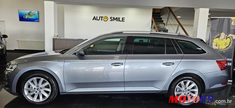 2021' Skoda Superb Combi photo #2