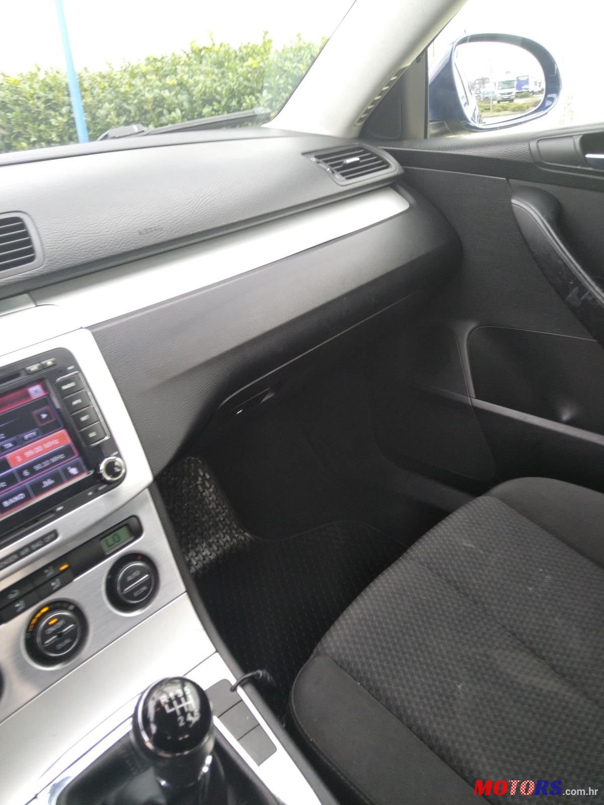 2006' Volkswagen Passat Variant photo #3