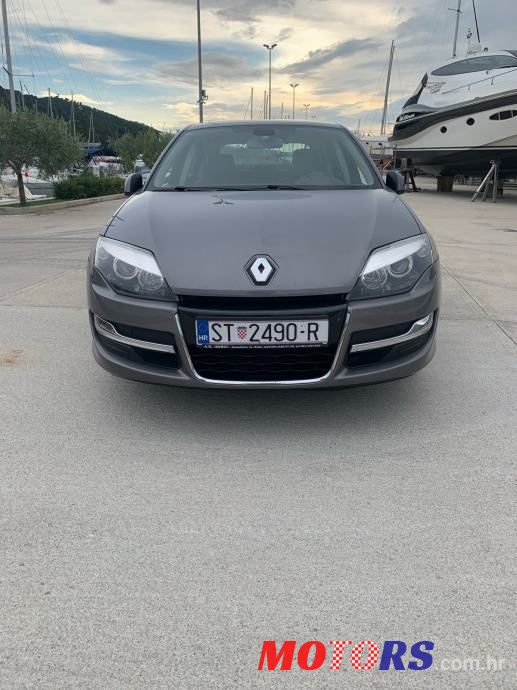 2015' Renault Laguna photo #1