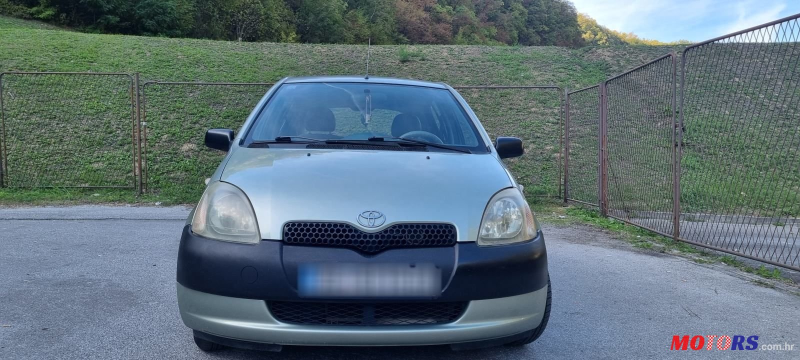 2002' Toyota Yaris 1,0 Vvt-I photo #1