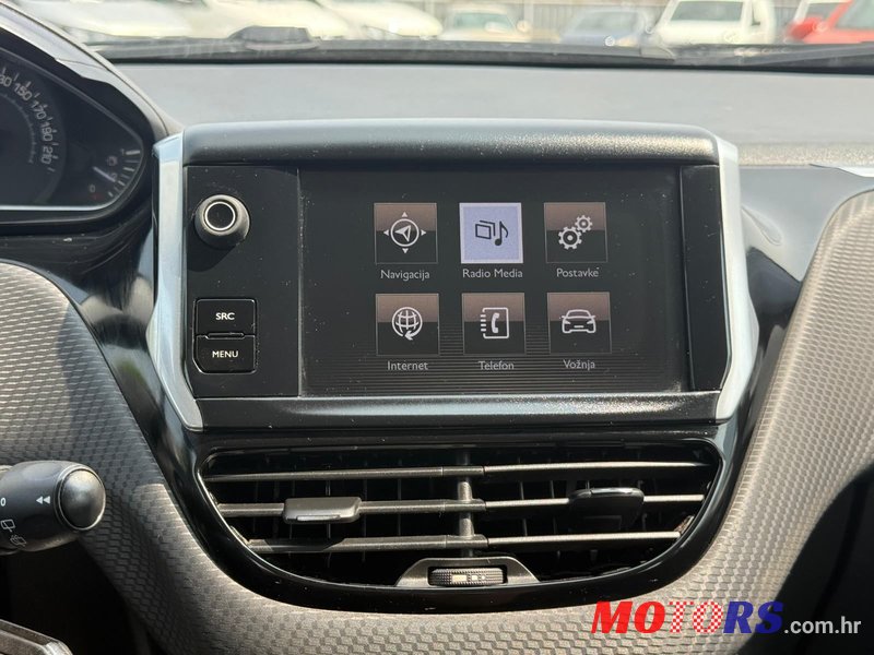 2015' Peugeot 2008 1,2 photo #6