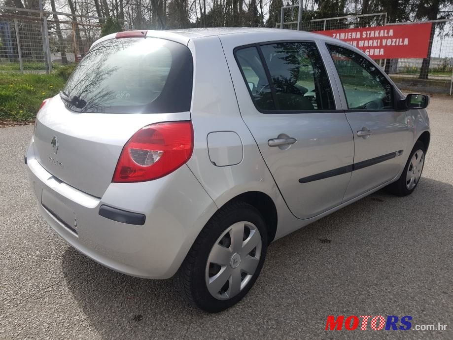 2008' Renault Clio 1,2 16V photo #4