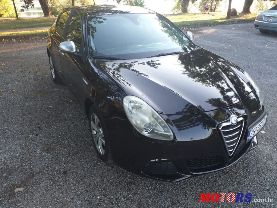2012' Alfa Romeo Giulietta 1,6 photo #3