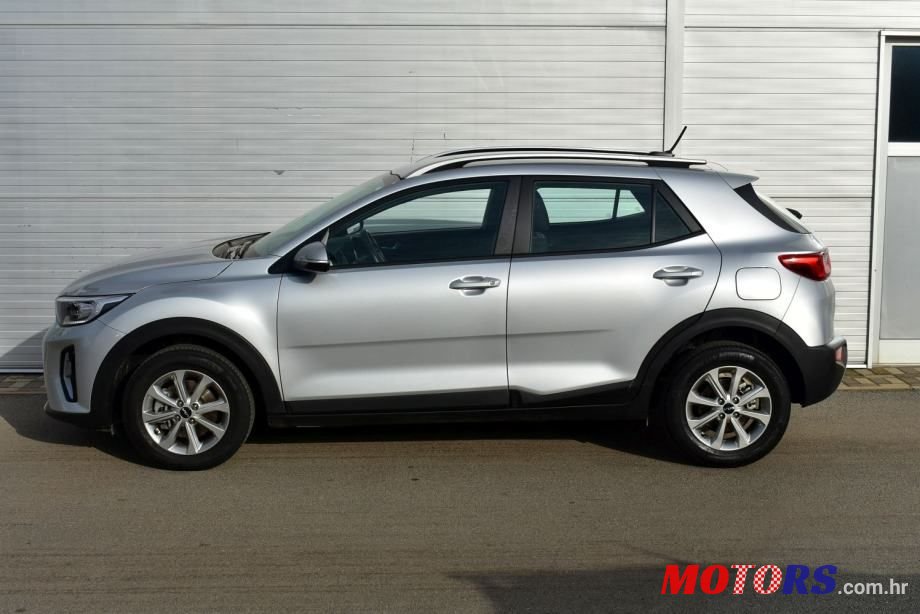 2023' Kia Stonic 1.2 Lx Urban photo #3