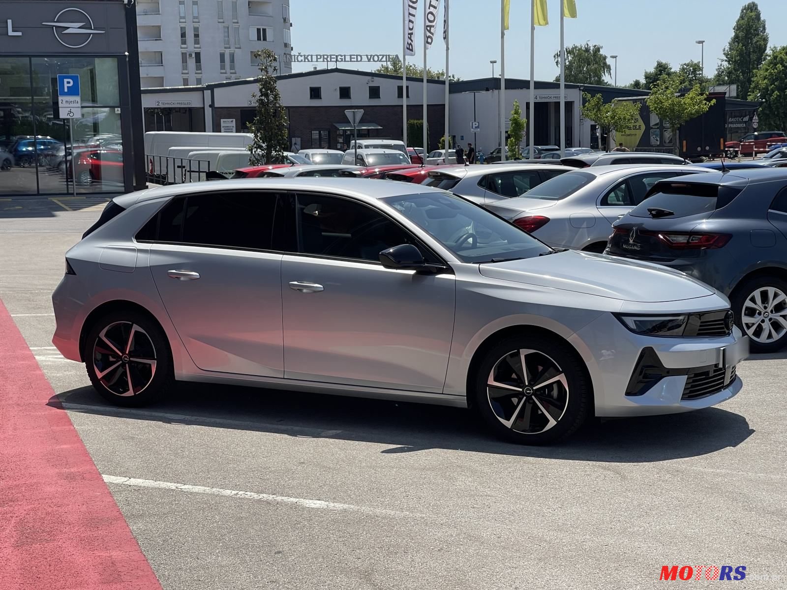 2024' Opel Astra 1,2 Turbo photo #4