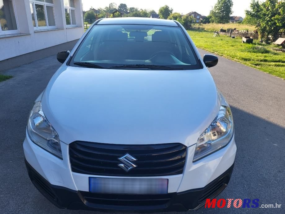 2014' Suzuki SX4 S-Cross photo #2