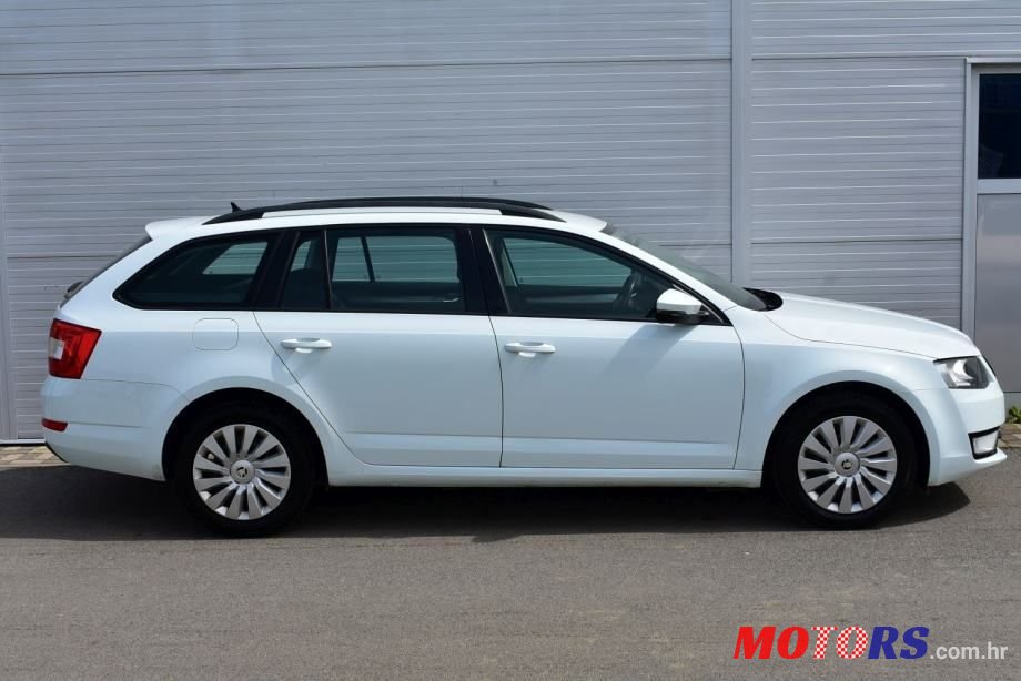 2016' Skoda Octavia Combi photo #2