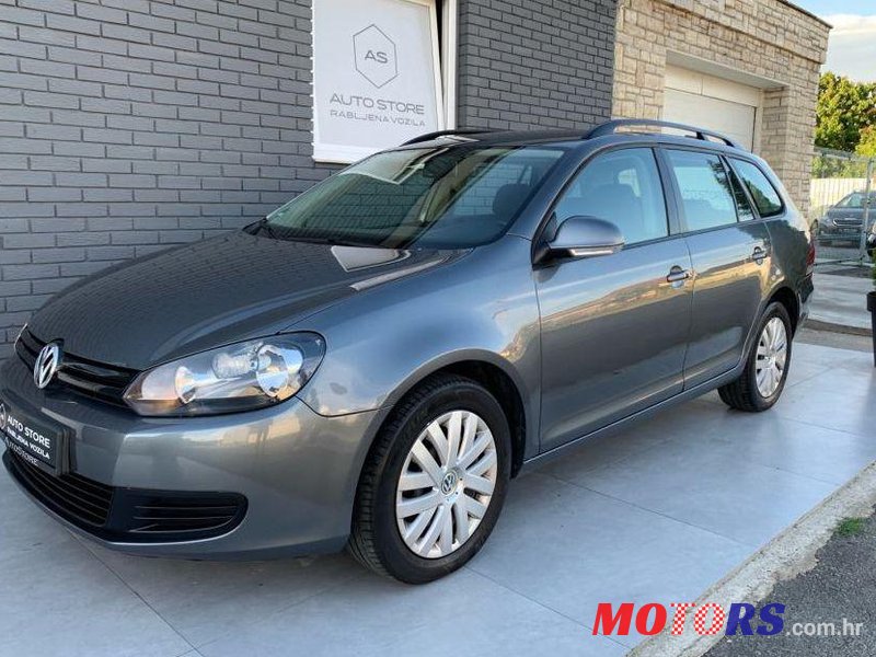 2009' Volkswagen Golf VI 1,6 Tdi photo #1