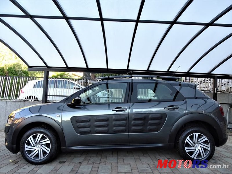 2015' Citroen C4 Cactus photo #1