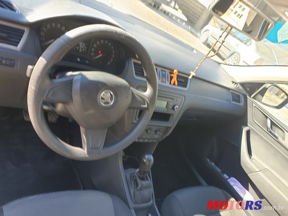 2015' Skoda Rapid 1,6 Tdi photo #6