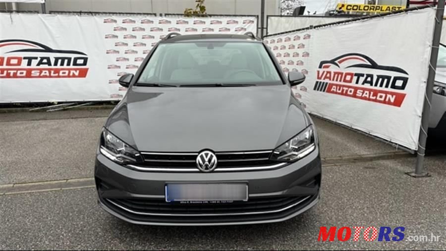 2018' Volkswagen Golf Sportsvan photo #2