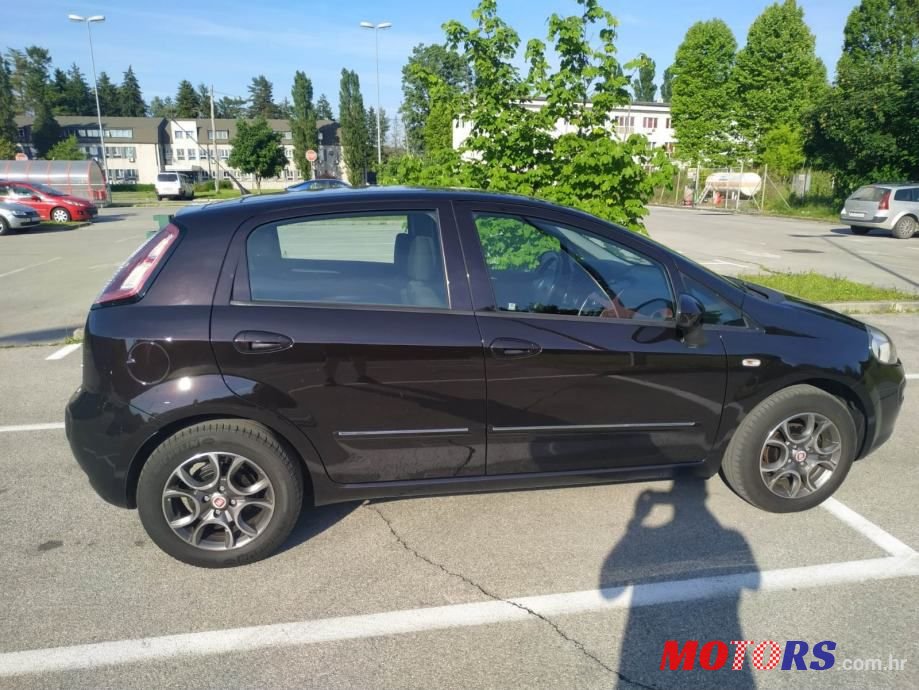 2010' Fiat Punto Evo photo #4