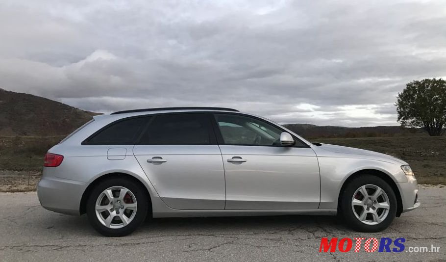 2009' Audi A4 Avant photo #2