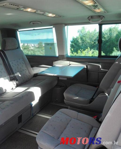 2005' Volkswagen Multivan 2,5 Tdi photo #2