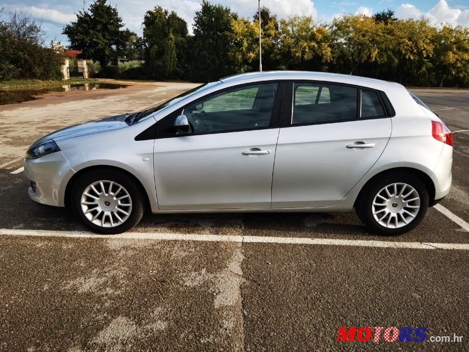 2011' Fiat Bravo 1.9 Jtd photo #6