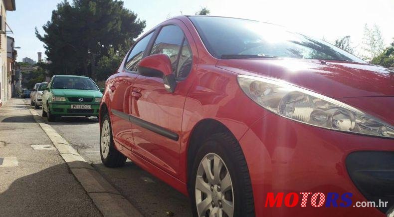 2007' Peugeot 207 Sport 1,4 16V photo #1